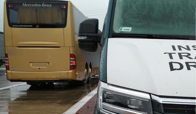 Pijani prowadzili autokar z 40 pasażerami.