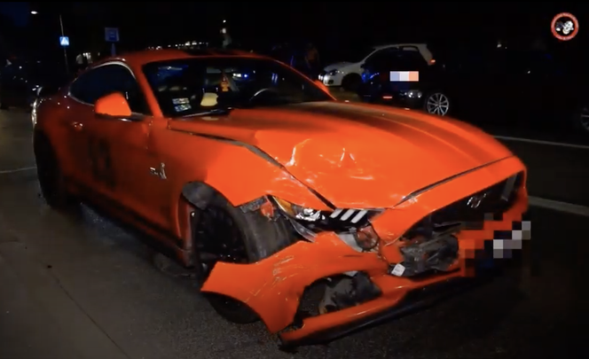 Wypadek youtubera - Ford Mustang skasowany