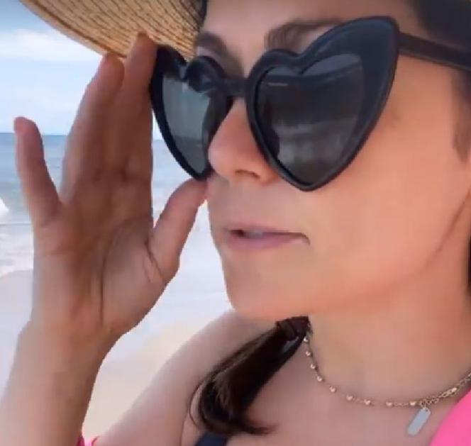 Półnaga Kinga z M jak miłość musiała uciekać przed paparazzi! Przy okazji pokazała prawie wszystko - ZDJĘCIA, WIDEO