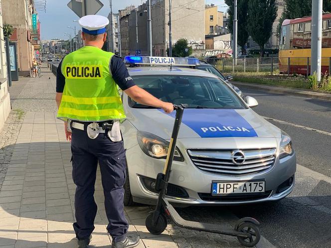 Pijany 71-latek na hulajnodze mknął przez centrum miasta. Nagle z drogi zmiótł go kierowca bez uprawnień!