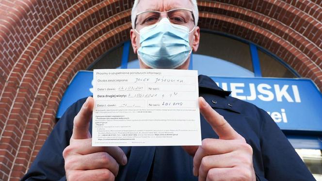 Jacek Jaśkowiak porównał szczepienie do walki ze znanym bokserem. Bardziej dokuczliwa była AstraZeneca