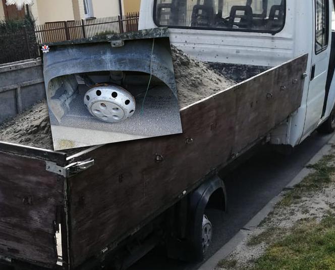 Pędził na budowę samochodem bez opony