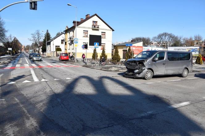 Tarnów. 64-latek nie zauważył czerwonego światła. Był pod wpływem alkoholu