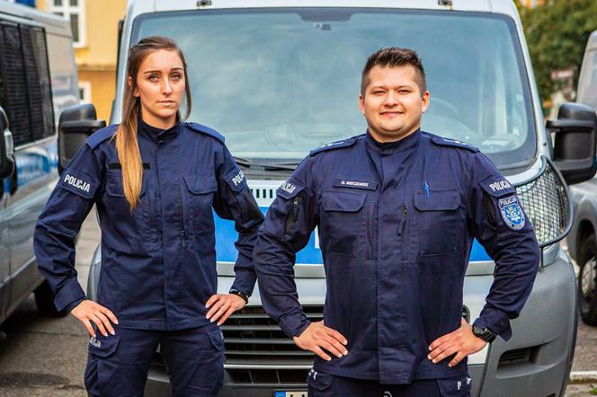 Starszy mężczyzna przestał oddychać. Tarnowscy policjanci uratowali mu życie!