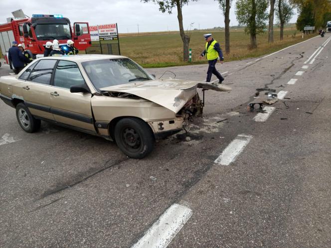 Podlaskie: Czołowe zderzenie. 19-latka i 36-latek zabrani do szpitala