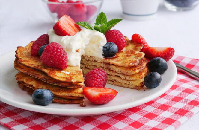 Keto naleśniki na mascarpone bez mąki, bez cukru, niskowęglowodanowe i bardzo smaczne