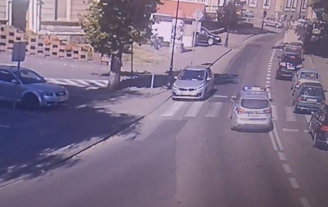 Drawsko. Kobieta w BMW nie mogła już czekać. Musiała interweniować policja!