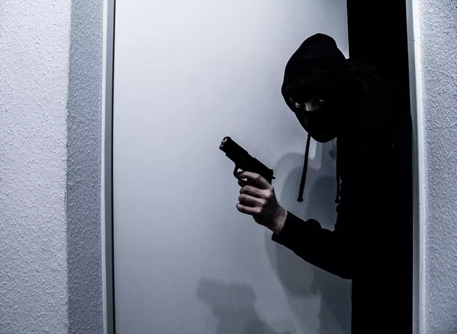 Płońsk. UKRADLI z mieszkania ponad 3 mln zł! Jeden z nich to MORDERCA! Jest wyrok!