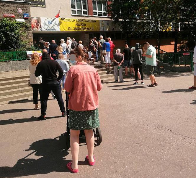 Wybory 2020 II tura. Kolejka do głosowania. Targówek