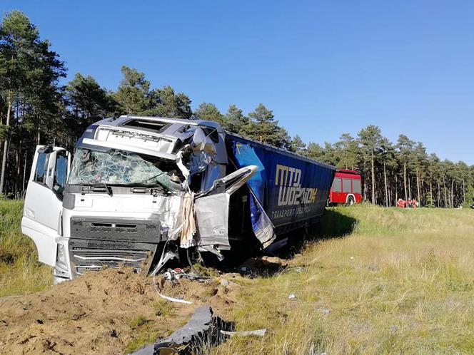 Poważny wypadek w Brzozie Toruńskiej. Kierowcy byli kompletnie pijani