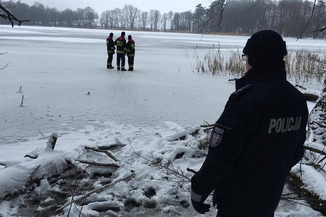 Nocny melanż na zamarzniętym stawie. Gdyby nie policjanci, chwilę później zginęłyby trzy dziewczyny