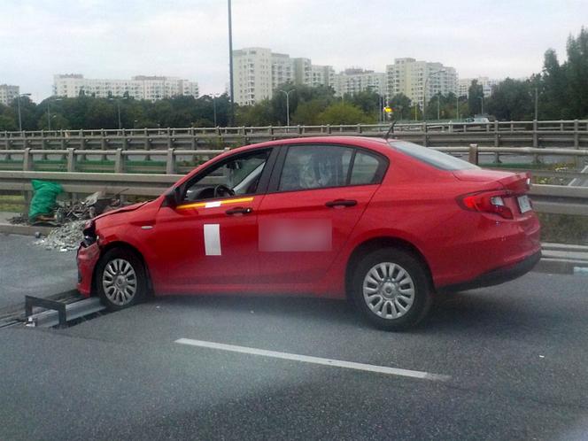Pijany kierowca ubera roztrzaskał auto