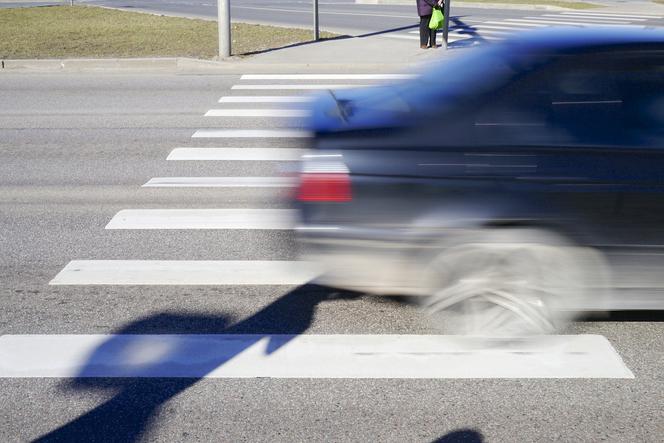 Płock. Dwóje nastolatków POTRĄCONYCH na przejściu! Trafili do szpitala!