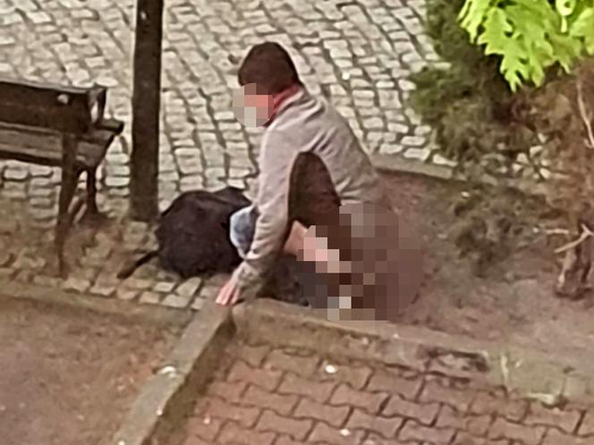 Mężczyzna załatwił się w centrum Świnoujścia