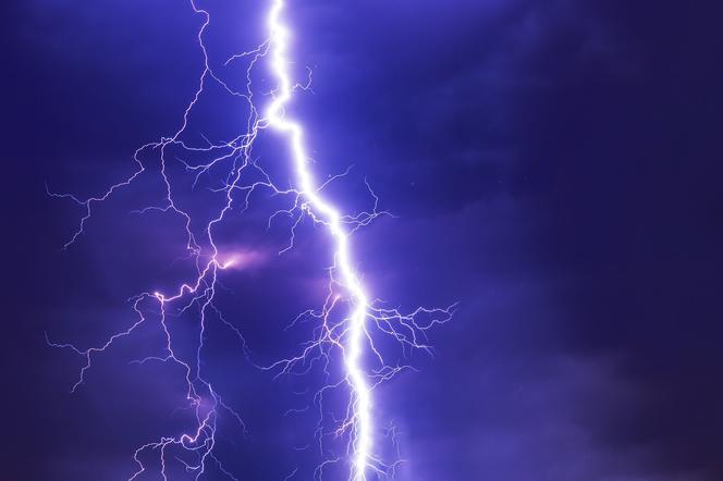 Gwałtowne załamanie pogody w Małopolsce. Po popołudniu burze, porywisty wiatr, a w Tatrach opady śniegu