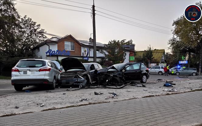 Karambol pod Piasecznem. 8 aut zniszonych w Zalesiu dolnym