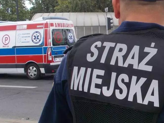 Dramat na przystanku. Leżał z wystającą kością i wył z bólu