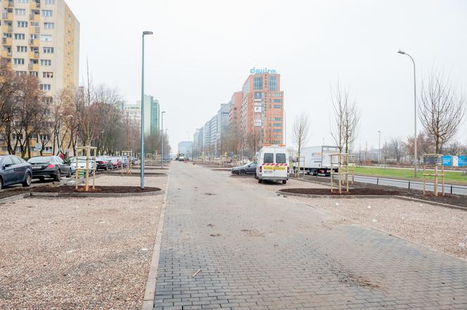 Parking, na którym nikt nie chce parkować! Kierowcy wolą stawać na ulicy