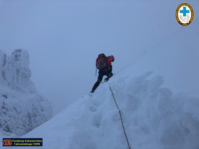 Tatry. Zdjęcia z akcji ratowniczej TOPR. Warunki są naprawdę ciężkie
