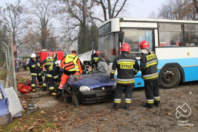Kierowcy widzieli rozbity autokar. I mnóstwo rannych pasażerów