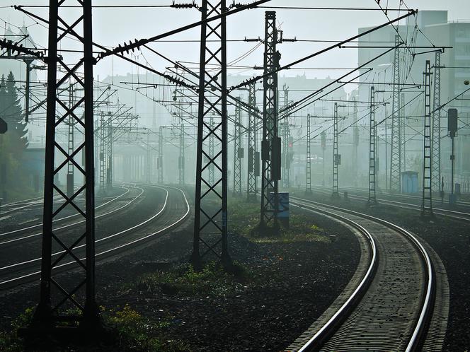 Dwa pociągi na jednym torze! Kilka metrów od tragedii w Wielkopolsce