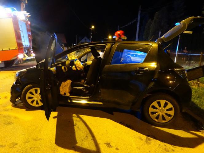 Dąbrowa Tarnowska: Nie żyje 83-letni kierowca. Uderzył w uliczną latarnię
