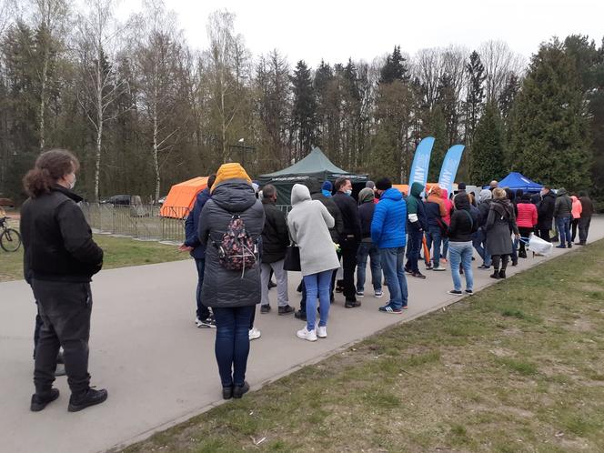 Wciąż tłumy na szczepienia w Parku na Zdrowiu w Łodzi!
