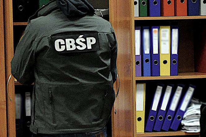 Uwaga na nową metodę oszustów - udają policjantów CBŚ i informują o ataku hakerów na konto. Taki przypadek odnotowano w Wałczu