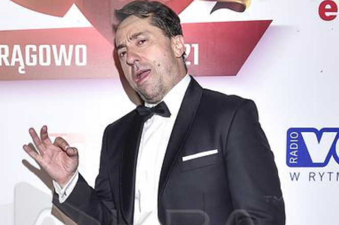 Marcin Miller zaskoczył wszystkich! W programie Pierwsza Zmiana Show VOX FM zaśpiewał kultowy kawałek z Domu z papieru!