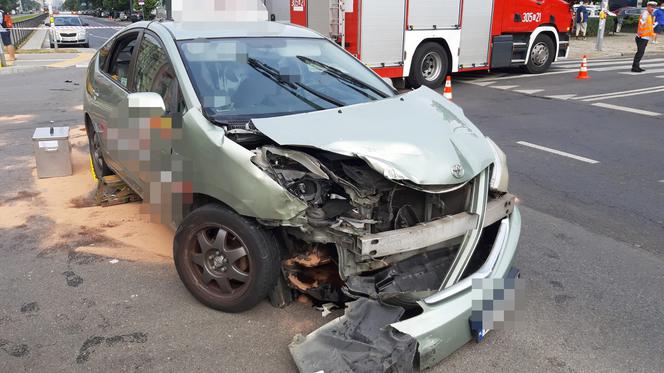 Pijany taksówkarz wiózł kobietę i dziecko