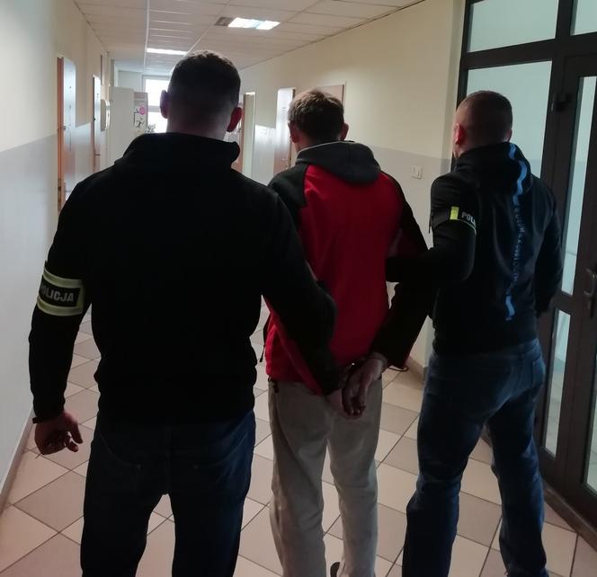 Łodzianin PRZESTĘPCĄ ROKU? Pałając chęcią zemsty przyznał się do spalenia garażu pracodawcy... wysyłając SMS-a