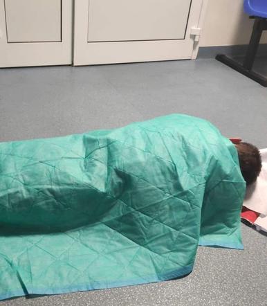 Pan Dariusz leżał na podłodze przez izbą przyjęć. Lekarze mu nie pomogli