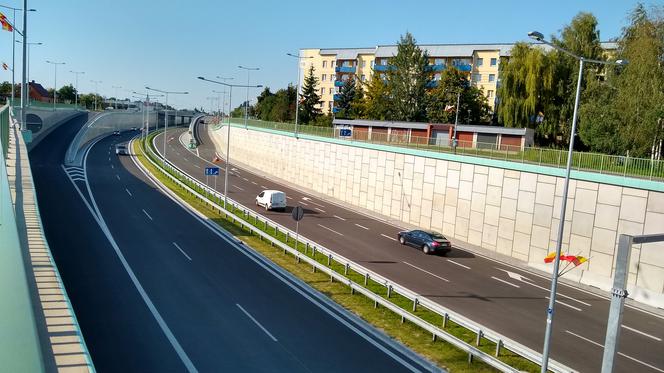 Utrudnienia na al. Niepodległości. Prace gwarancyjne potrwają kilka dni