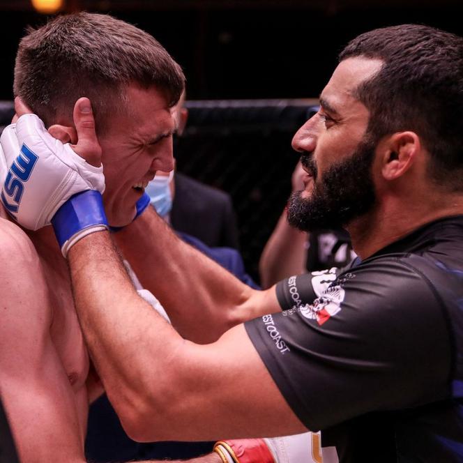 Scott Askham i Mamed Khalidov