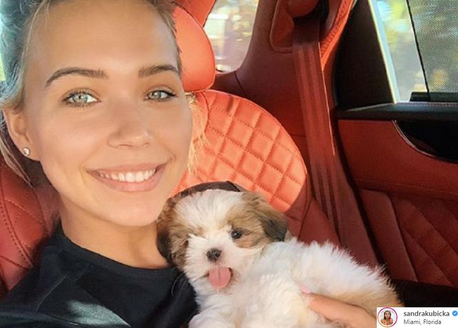 Sandra Kubicka z psem