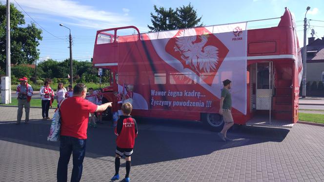 Kibice żegnają reprezentację Polski przed wylotem na mundial