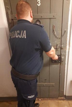 Opole. 17-latek napadł 13-latka i policjantów