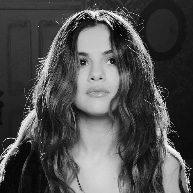 Selena Gomez podśpiewująca hit Justina Biebera. Zabawna odsłona Lose You To Love Me