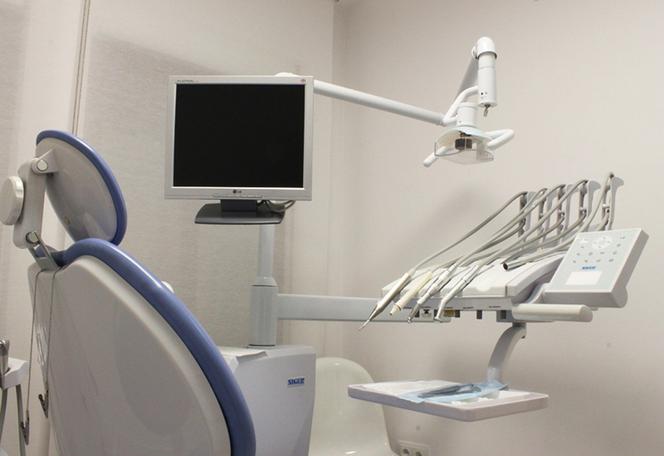 Koronawirus: Gabinety stomatologiczne w Białymstoku. Gdzie jest otwarty dentysta?