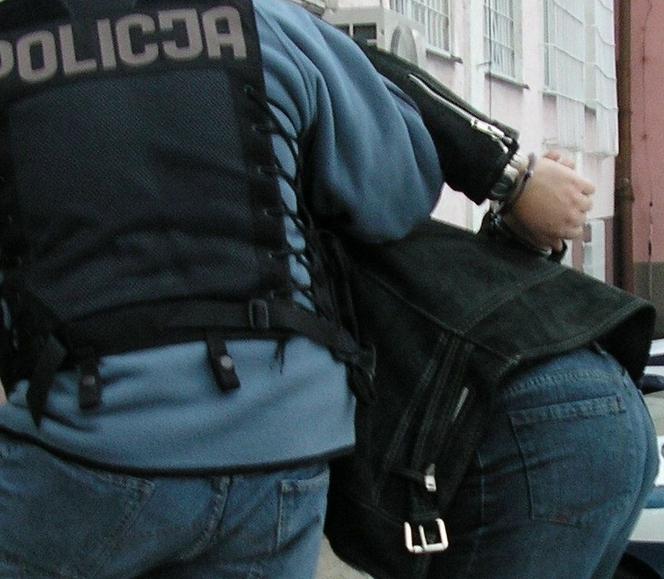 Policjanci rozpoznali poszukiwanego od 8 lat przestępcę