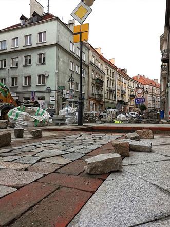 Utrudnienia w centrum Kalisza! Ważne zmiany dla kierowców i pasażerów autobusów!
