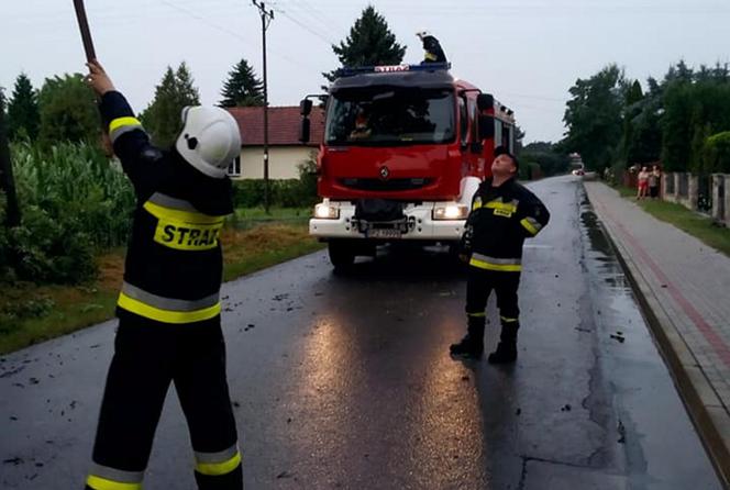 Burze, strażacy