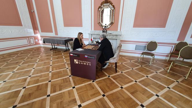 Natalia Sadowska rozpoczęła walkę o MŚ w warcabach