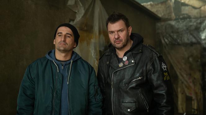 39 i pół tygodnia odc. 3. Darek Jankowski (Tomasz Karolak), handlarz narkotyków (Michał Koterski)