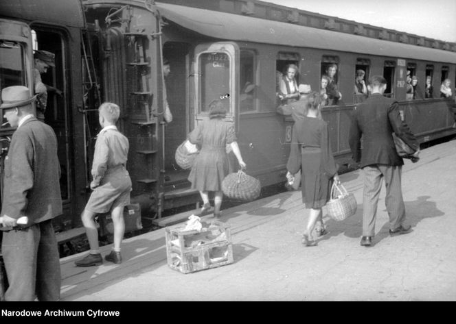 Warszawa. Dworzec Wileński dawniej i dziś