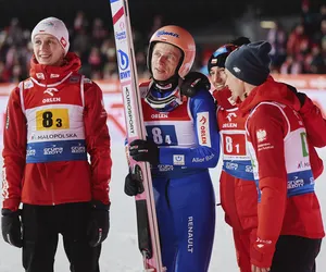 FIS chce zmniejszyć liczbę polskich skoczków w Pucharze Świata. Rywal Polaków zrównał ten pomysł z ziemią, rozpoczął zmasowany atak