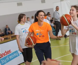 Znów ponad pół tysiąca dzieciaków na zajęciach „KINDER Joy of moving Alternatywne lekcje WF” u Moniki Pyrek