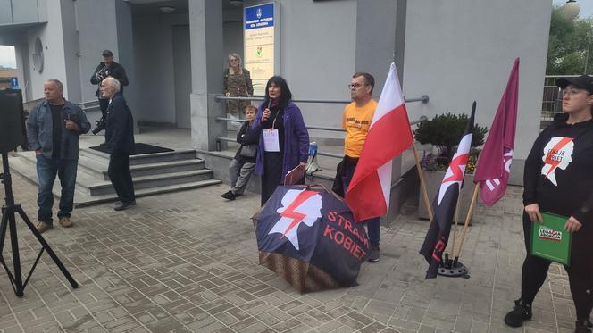 Protesty "Ani Jednej Więcej!" w całej Polsce. Kobiety wyszły na ulice po śmierci Doroty