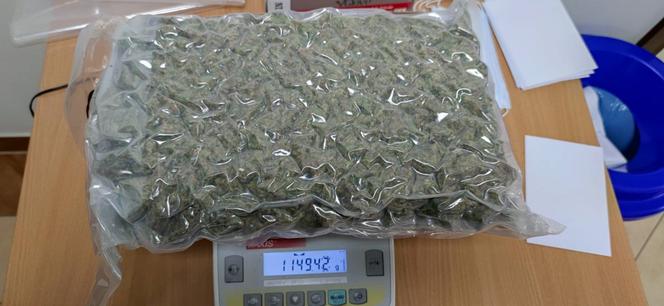 Ponad 30 kg narkotyków! Magazyn w mieszkaniu lubelskiego kibola