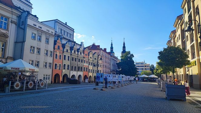 Zabytki stoją tu jeden przy drugim. To dolnoslaskie miasto wygląda jak z pocztówki, ale bez tłumów